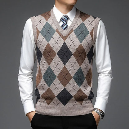 Argyle V-Neck Vest | Men's Sleeveless Sweater 8