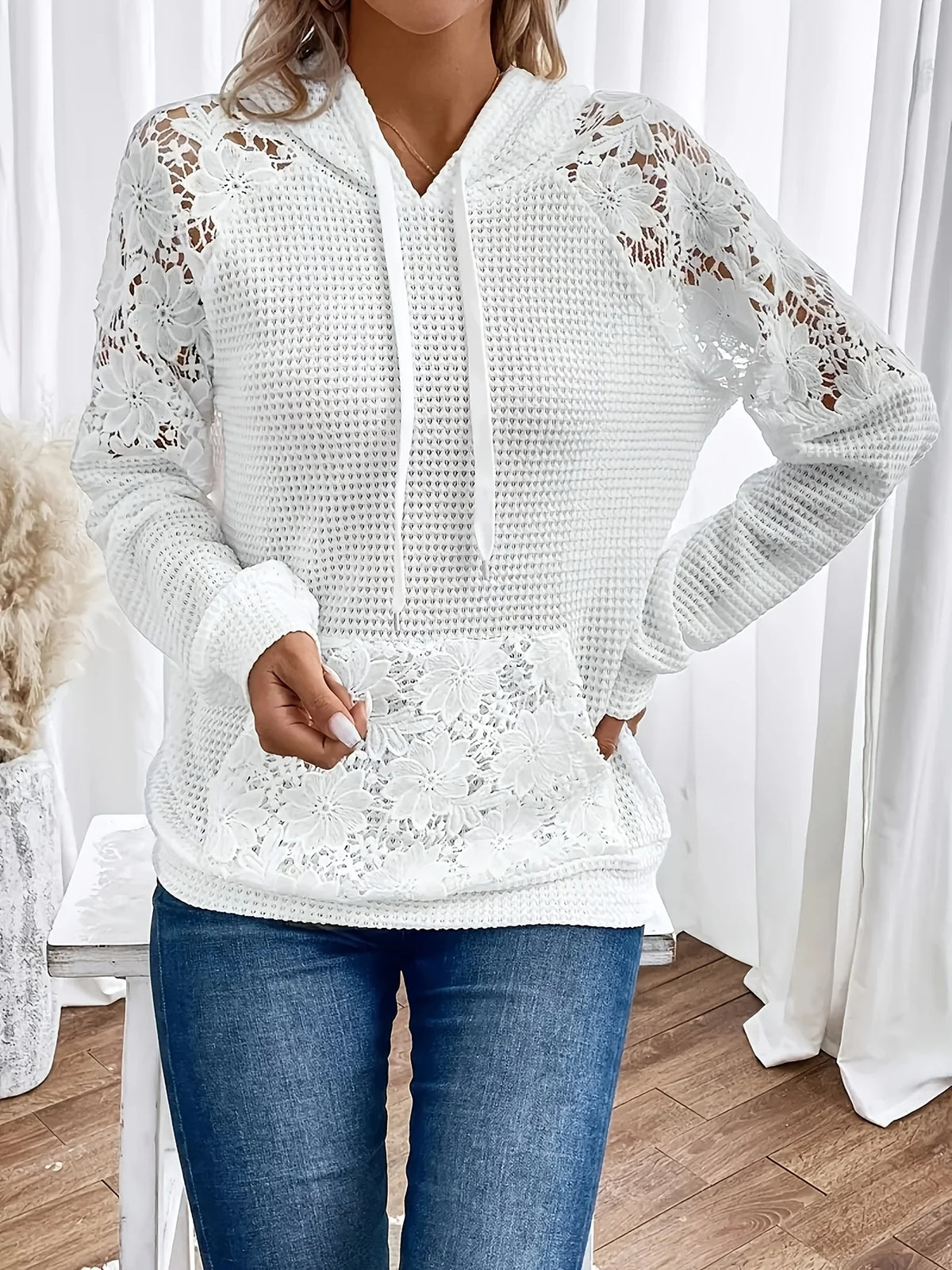 Fern | Lace-Trimmed Hooded Top Lightweight Knit 4